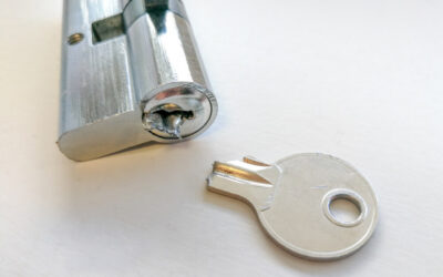 3 Easy Strategies for Removing a Broken Key