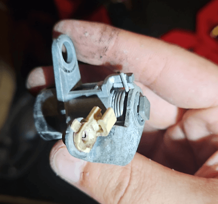 Auto locksmith in Killeen TX repairing ignition lock cylinder