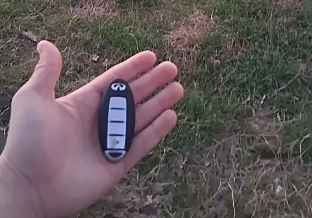 Car key replacement and programming in San Antonio, TX for Infiniti SUV