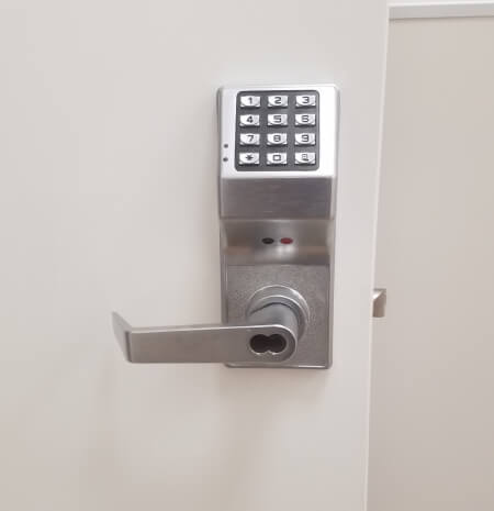 commercial-keyless-entry-keypad-lock-business-door-waco-tx-img
